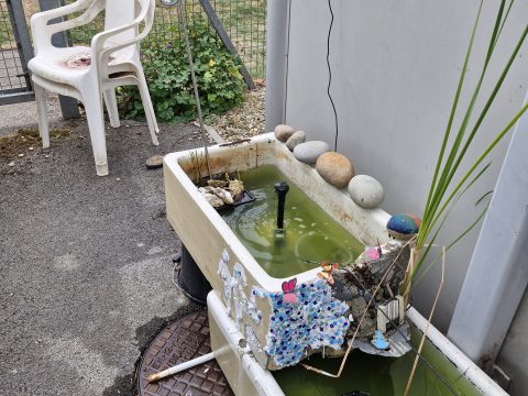 Upcycling Butler Sinks into a Calming Garden Water Feature Water Feature