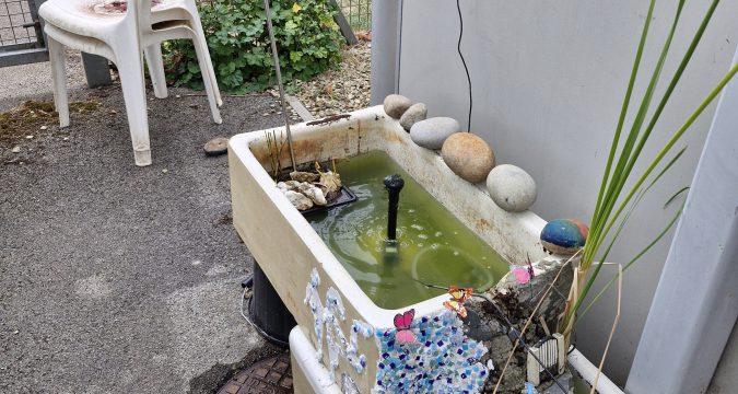 Upcycling Butler Sinks into a Calming Garden Water Feature Water Feature
